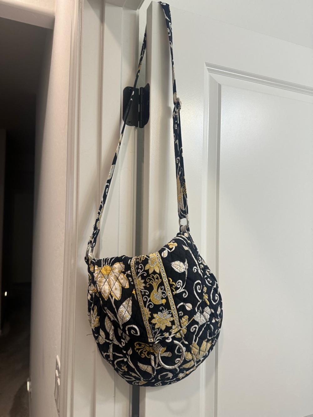 vera  Bradley   New Quilted Floral Crossbody Bag in Black and Gold